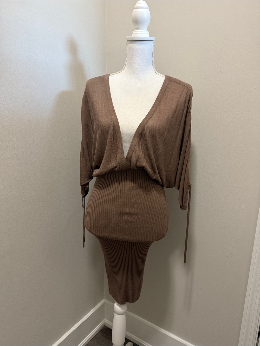 Guess by Marciano Brown Ribbed Knit Long Sleeve Midi Dress